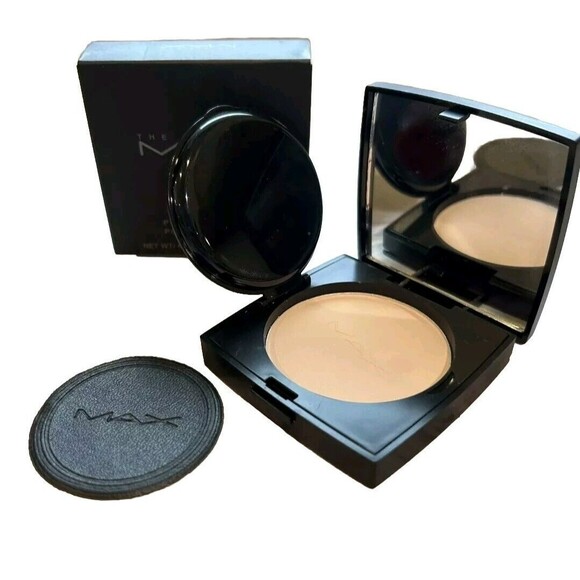 “The Maximum” Max Pressed Powder In Beige #803 Compact With Mirror New In Box - Picture 1 of 8